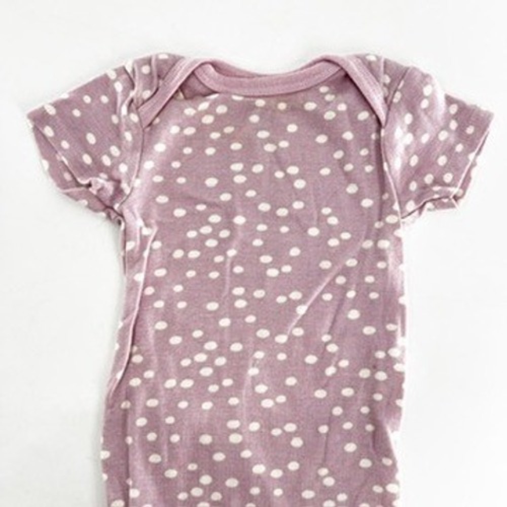 Gerber Organic Pink‎ White Dot Short Sleeve Baby Bodysuit Onesie 6-9 Months - Picture 2 of 5